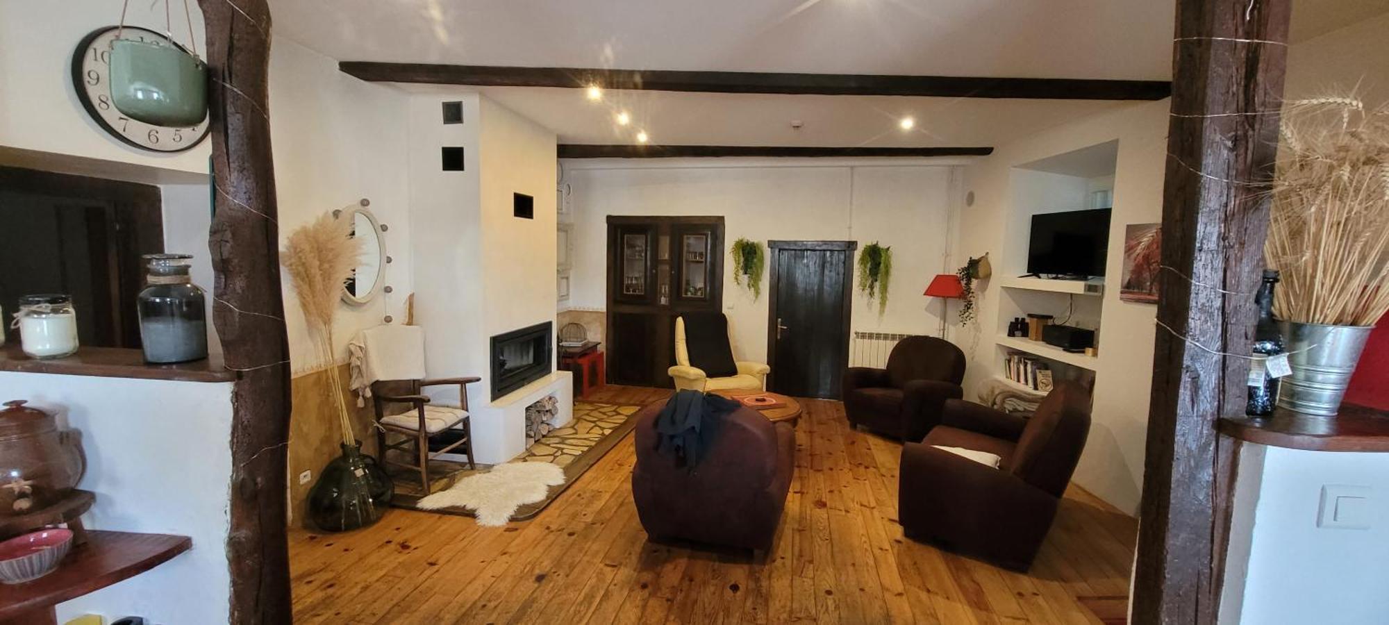 Grande maison de montagne rénovée, du charme Rodome Extérieur photo