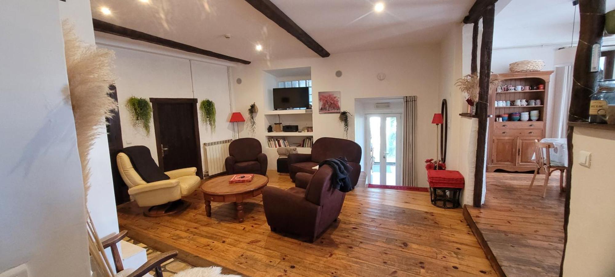 Grande maison de montagne rénovée, du charme Rodome Extérieur photo